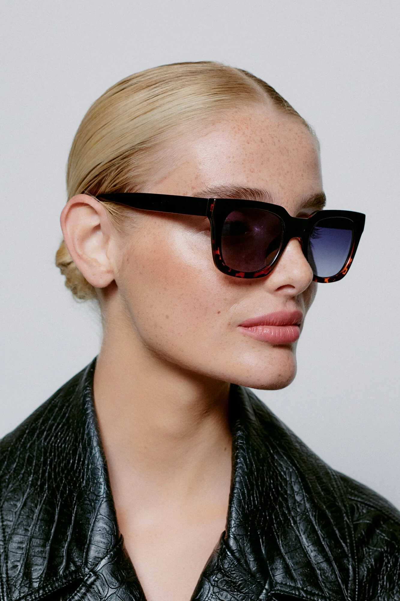 Nancy solbrille - Black Demi Tortoise - Image 3