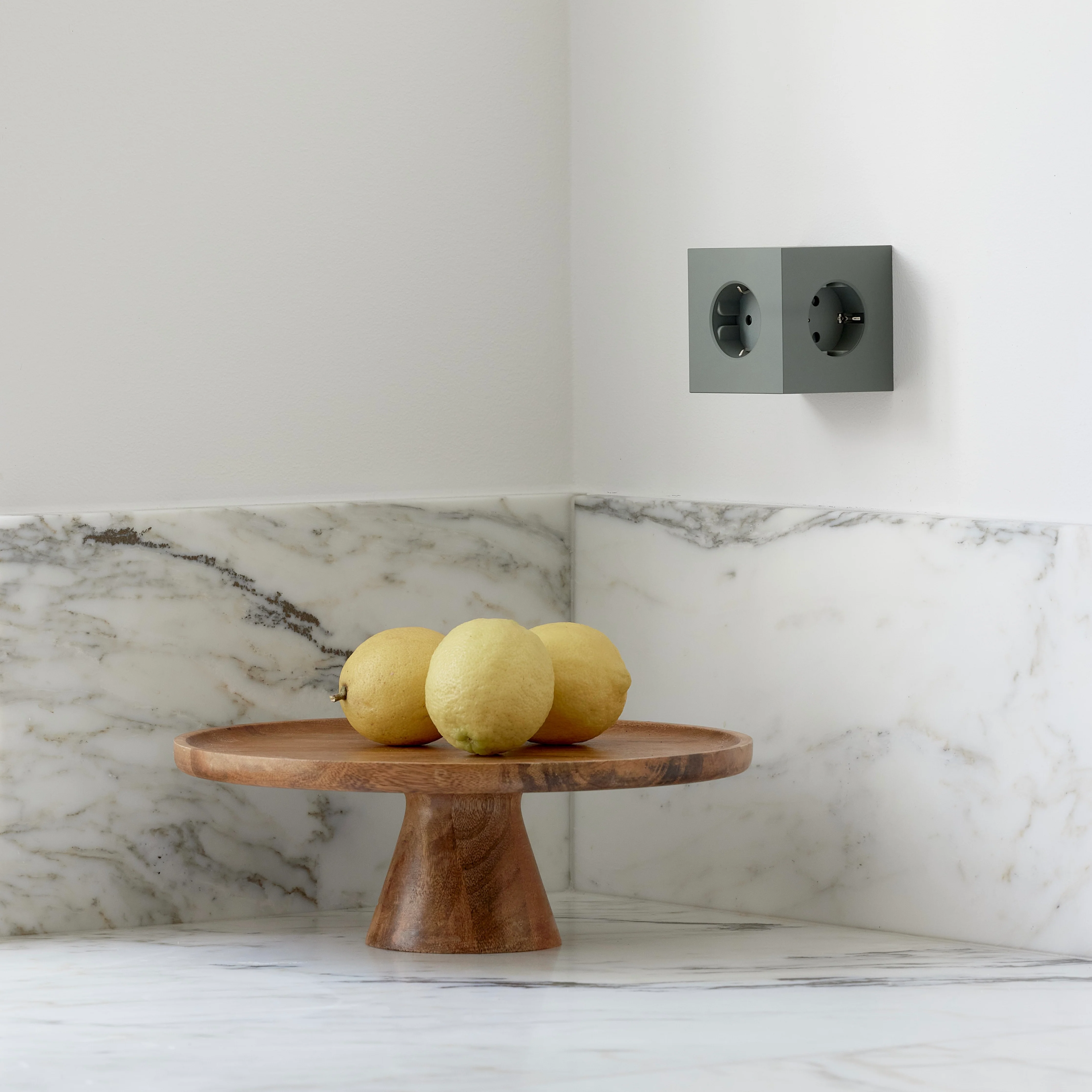 Square 2 stikdåse, USB-C - Oak Green - Image 3
