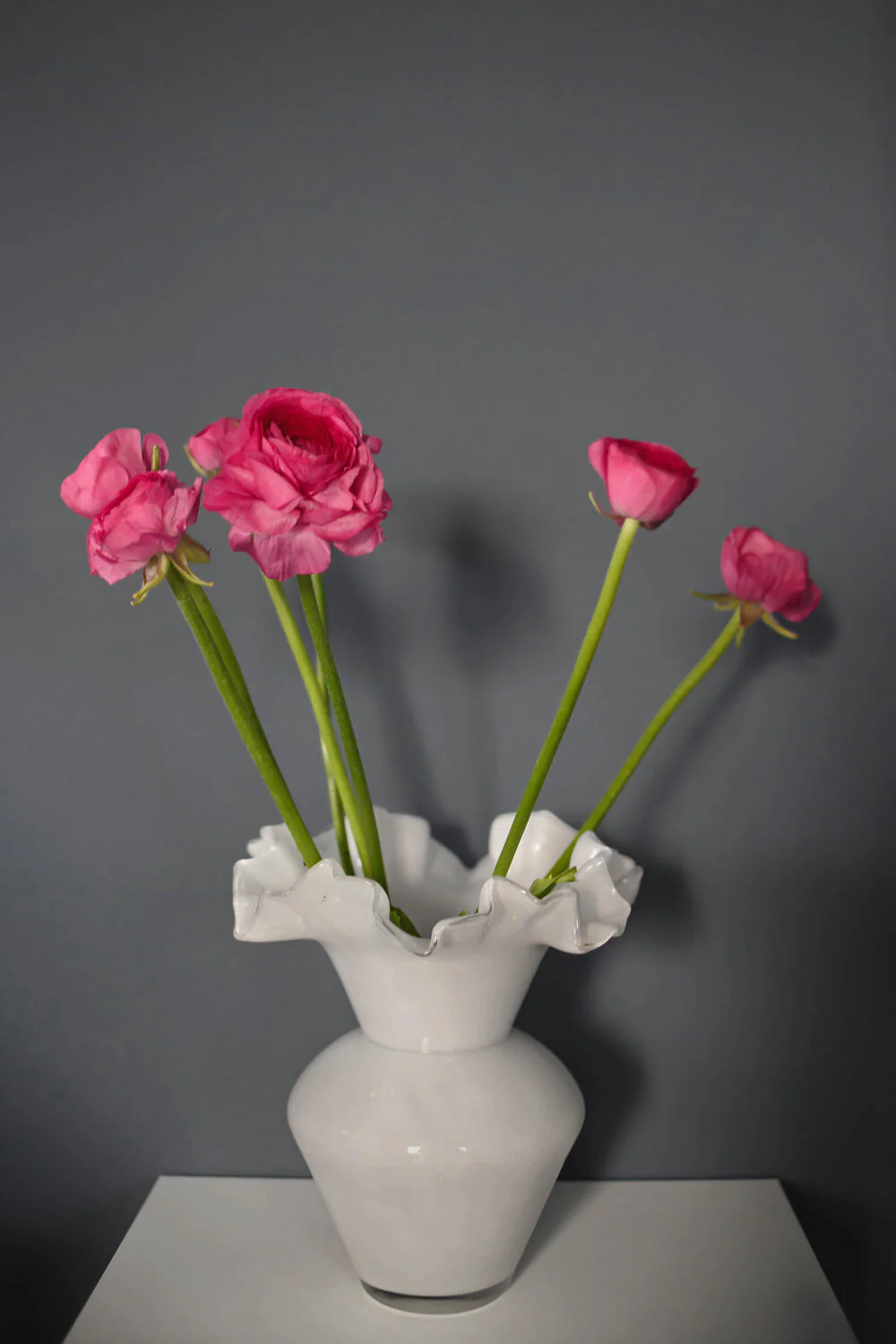 Vase med flæse kant, hvid - H21cm - Image 2