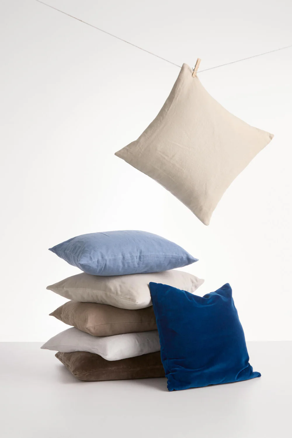 Velour pude, konge blå - 50x50cm - Image 2
