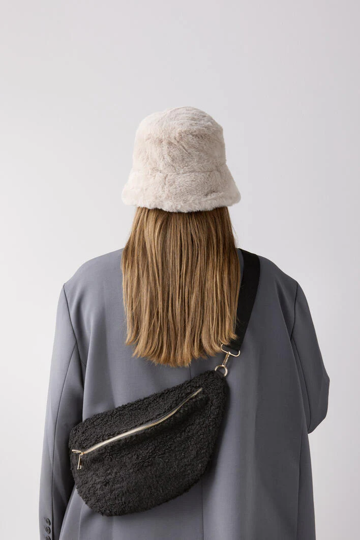 Faux fur bøllehat - beige - Image 2
