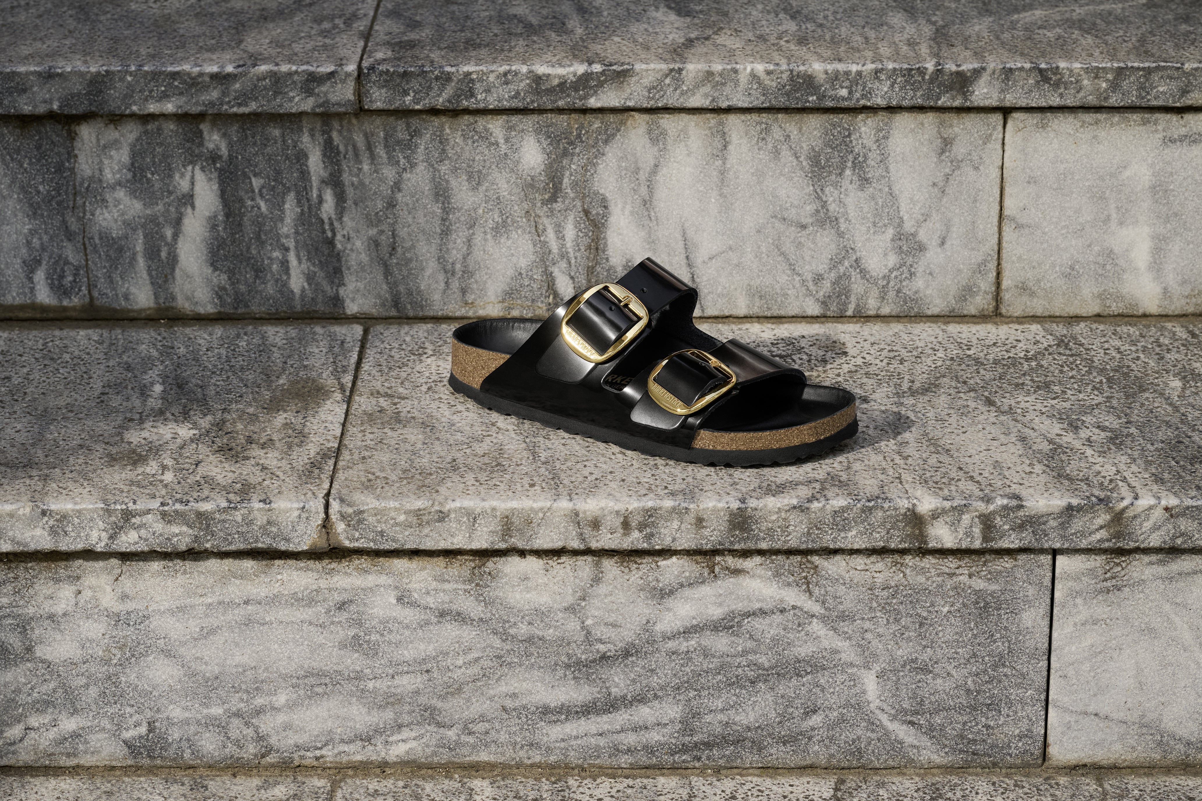Arizona Big Buckle sandal - High Shine Black - Image 9