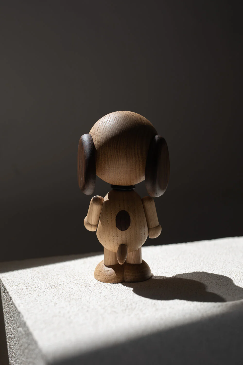 Peanut x Snoopy Smoked Oak træfigur - small - Image 6