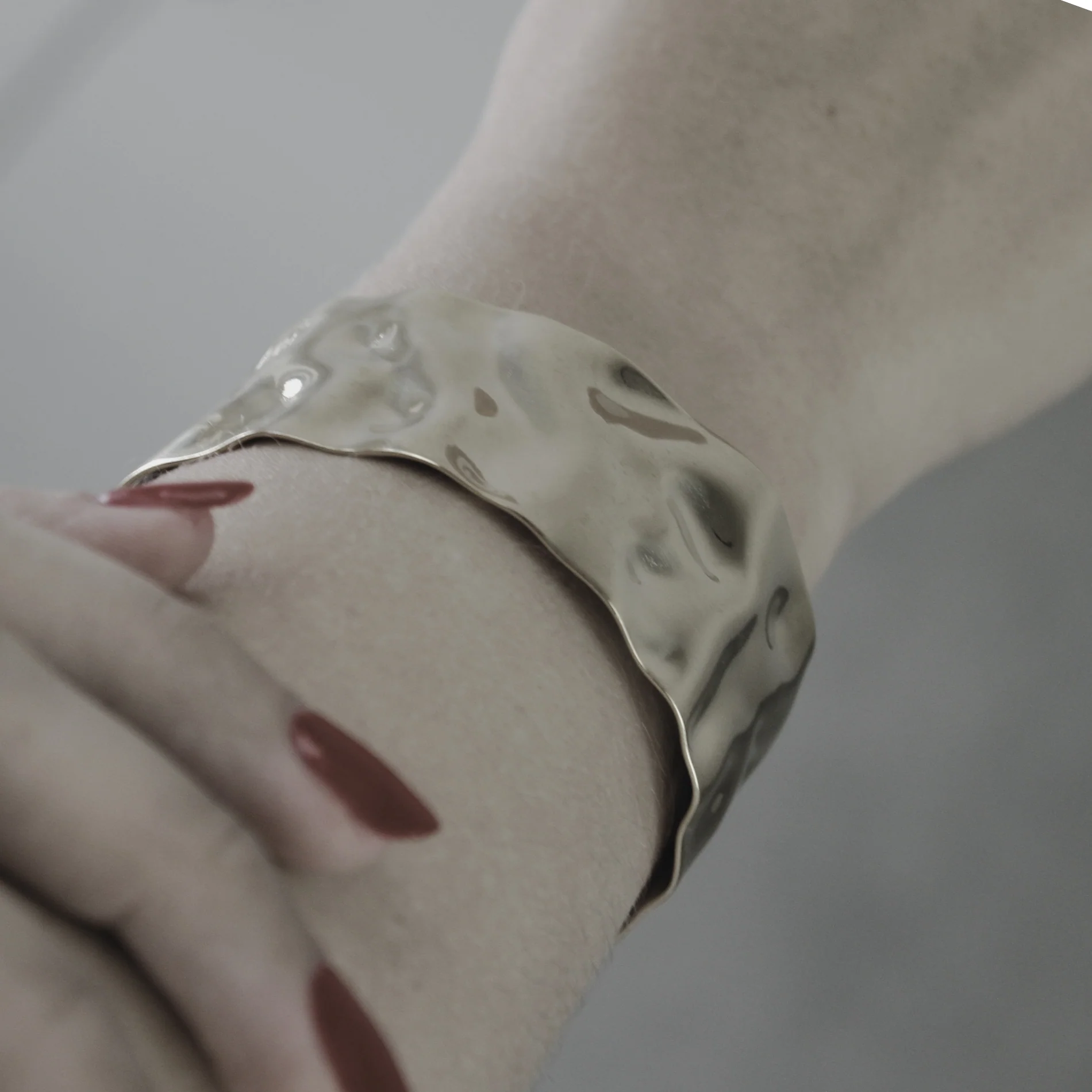 Organic Statement Cuff armring, vandfast - forgyldt - Image 5