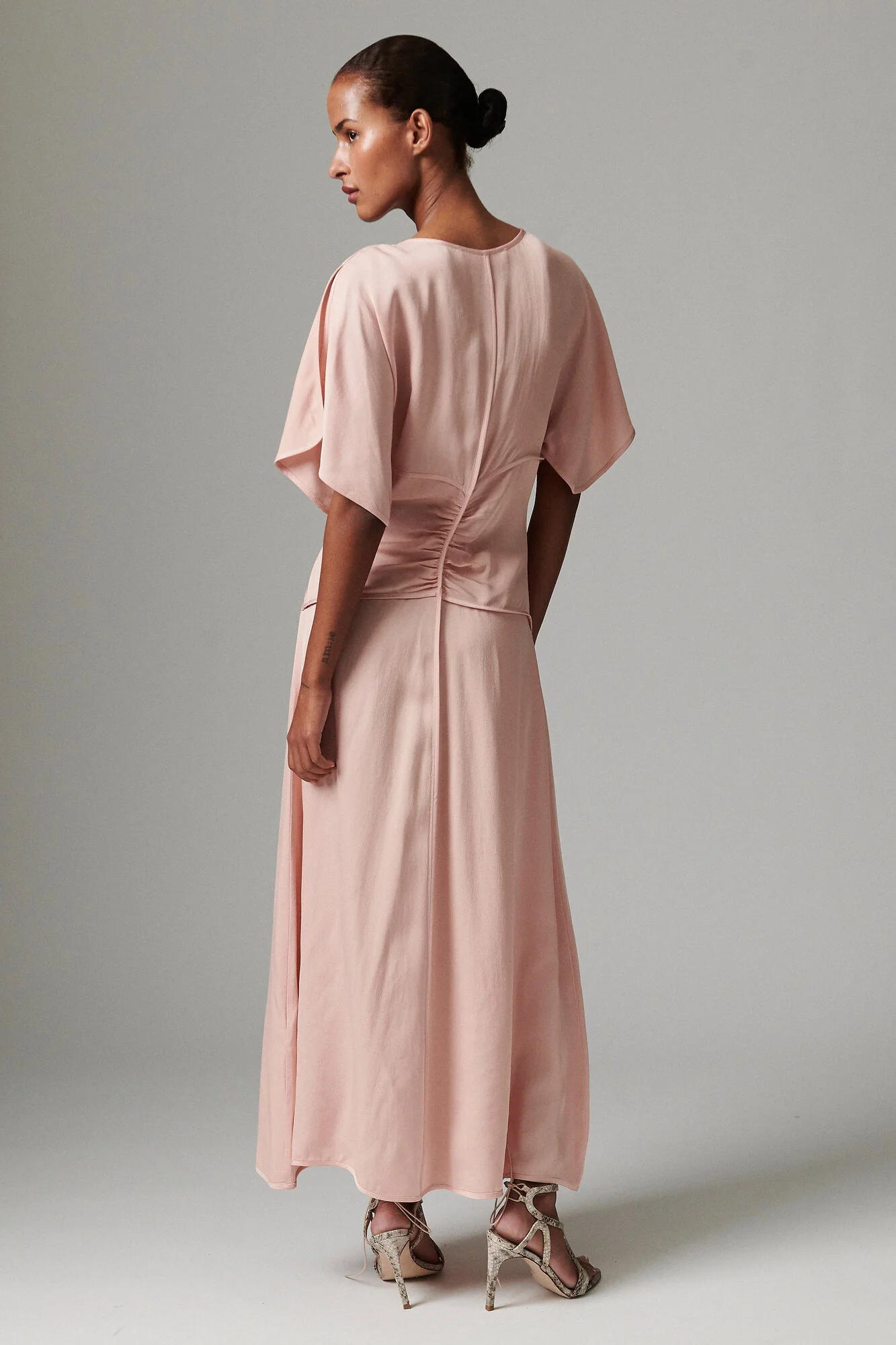 Gigi Matte Crepe kjole - Rose Smoke - Image 3