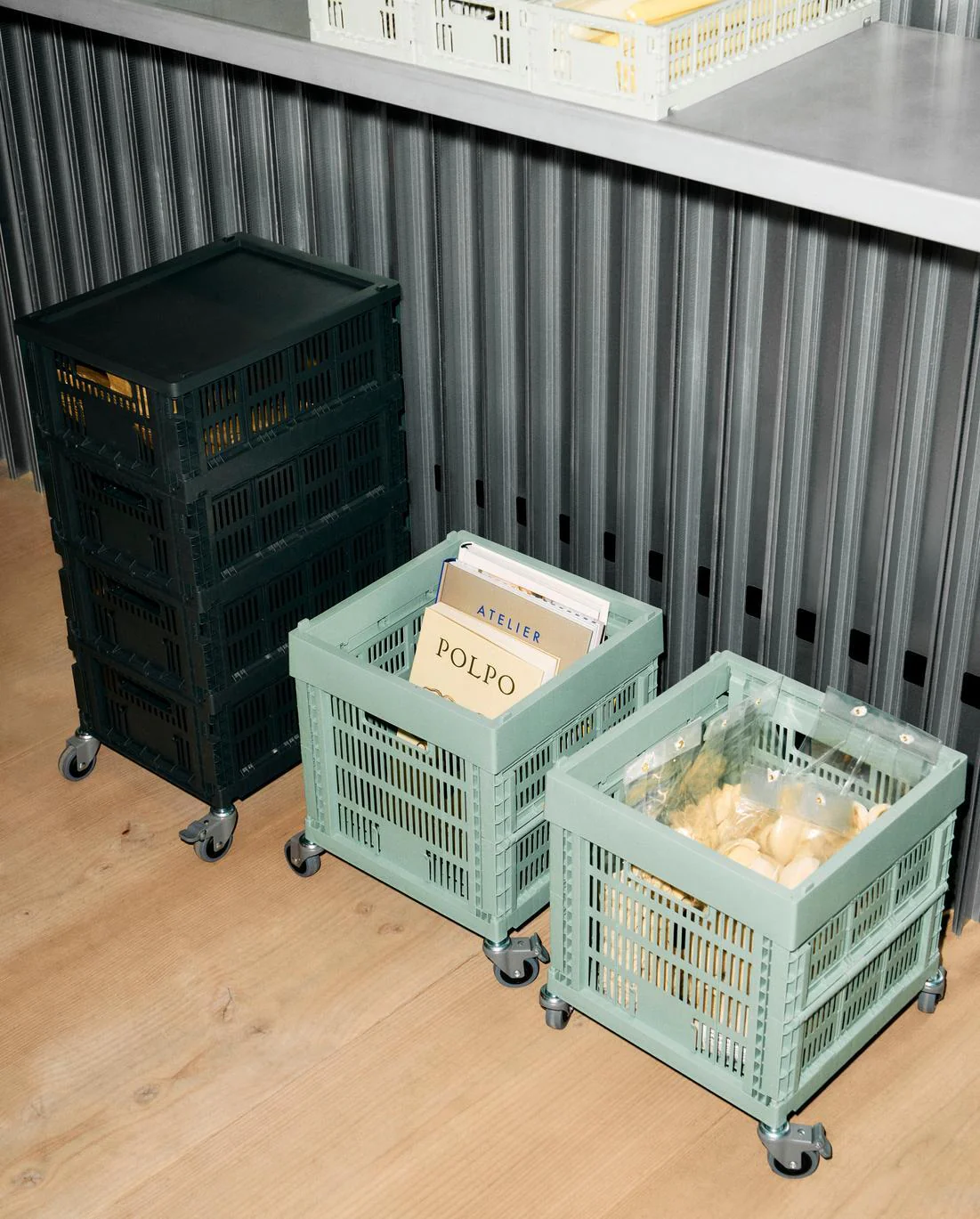 Colour Crate Plastic låg - Charcoal - Image 4