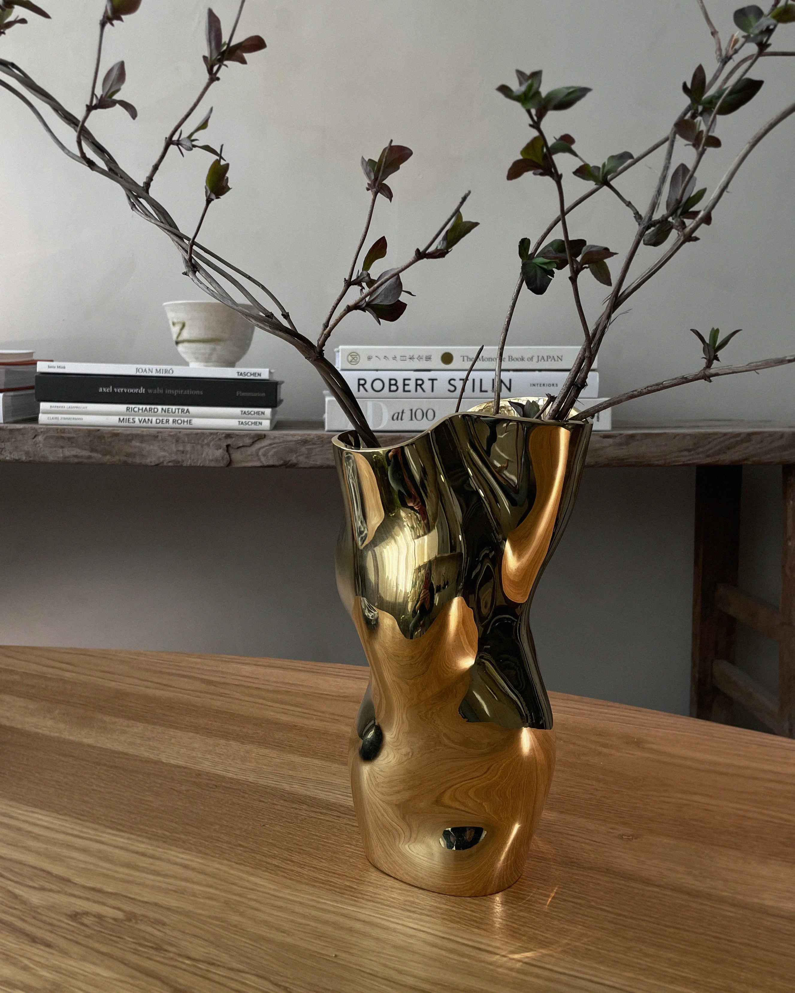 Ostrea 25 vase - Brass - Image 3