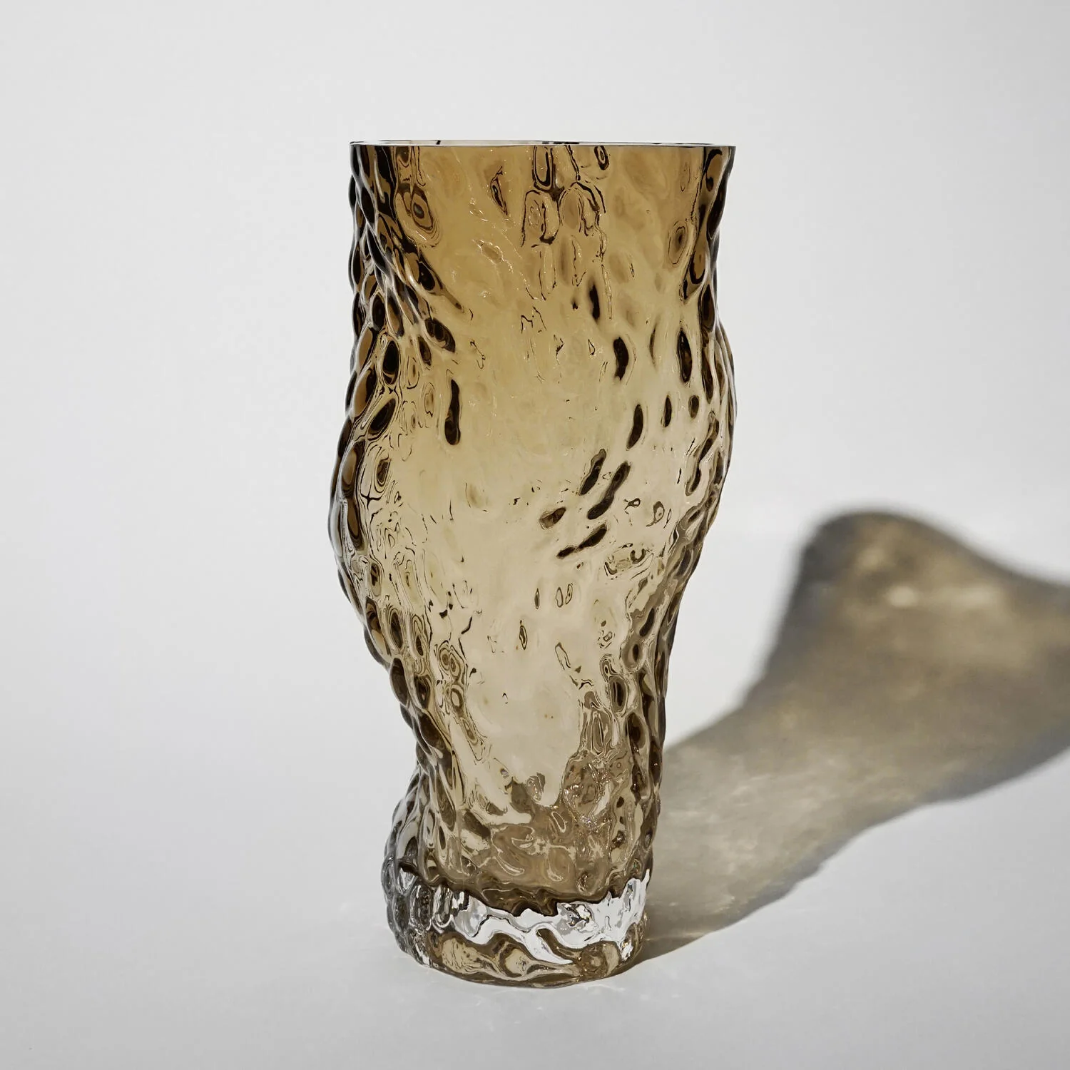 Ostrea Rock Glass vase - Smoke - Image 3
