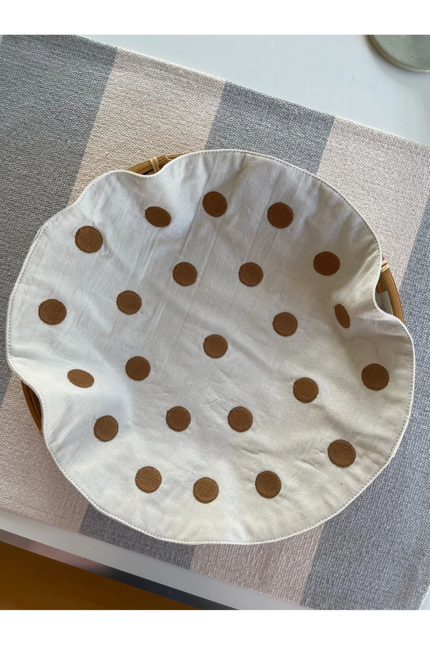 Jou Embroidery serviet til brødkurv - Brown dots - Image 2