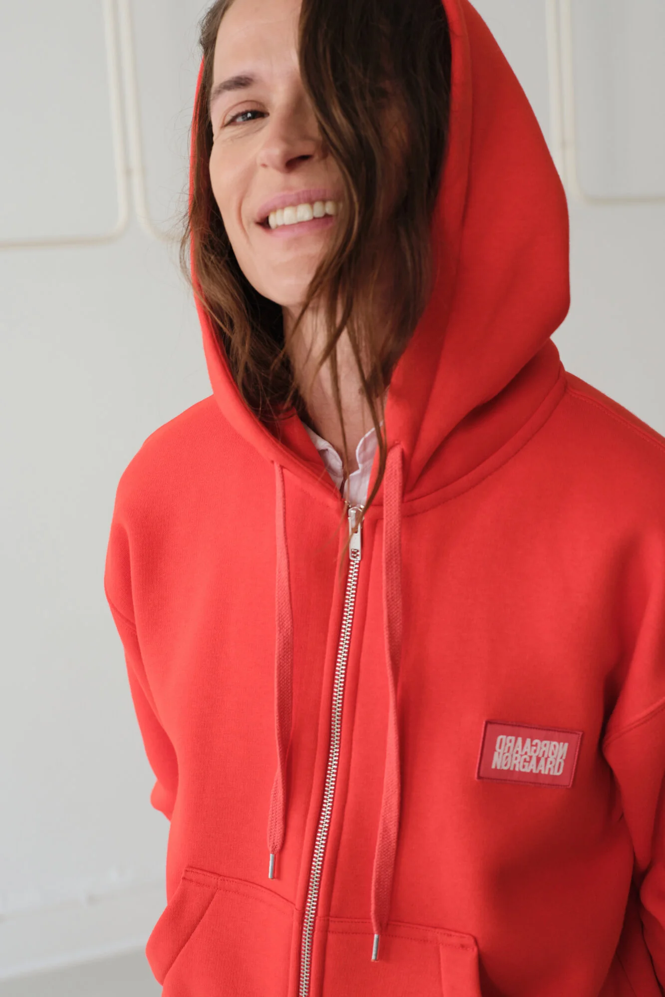 Standard Bobo hoodie - Fiery Red - Image 3