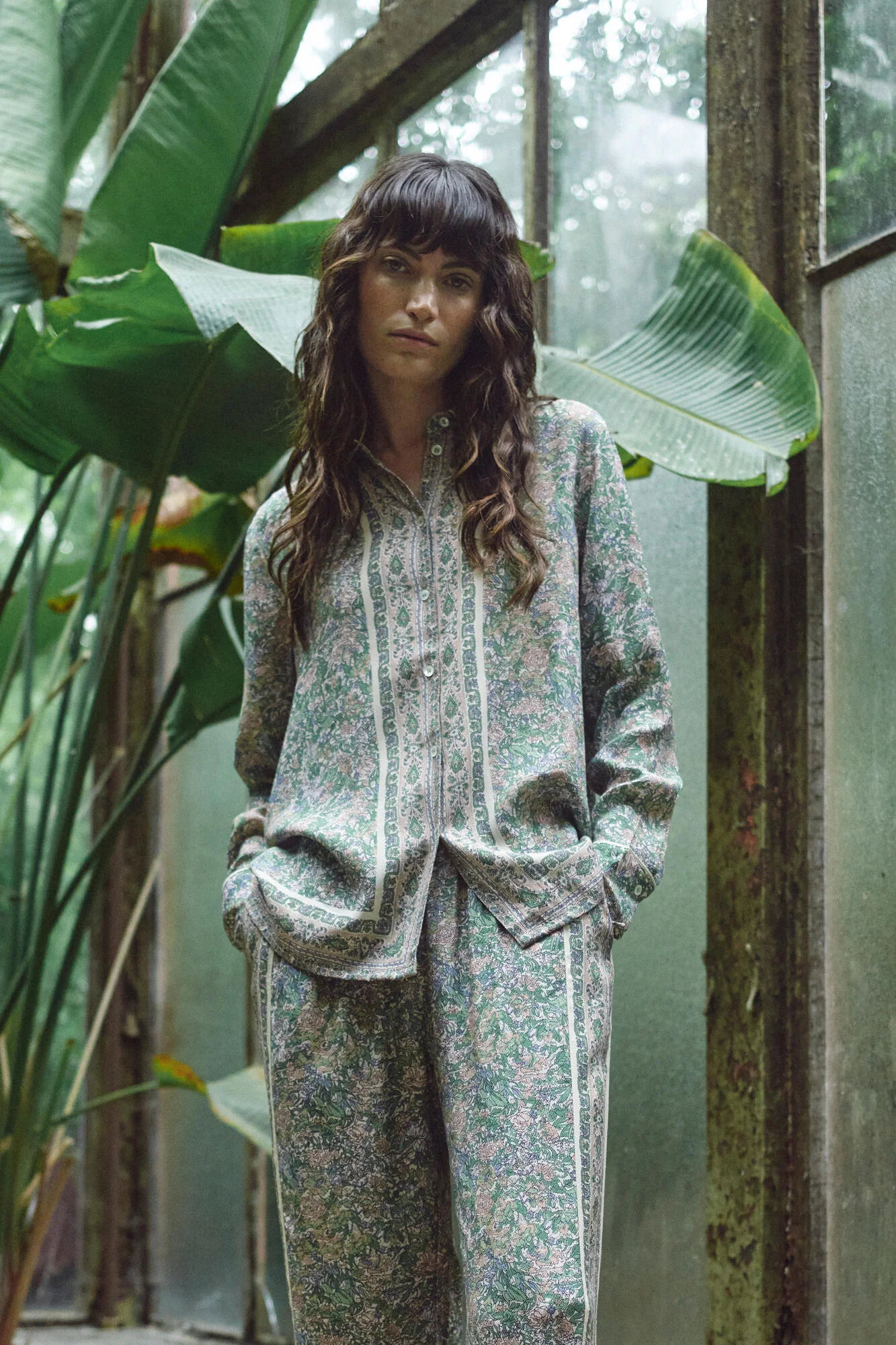 Kana Flowish Orchid skjorte – Turf Green - Image 3