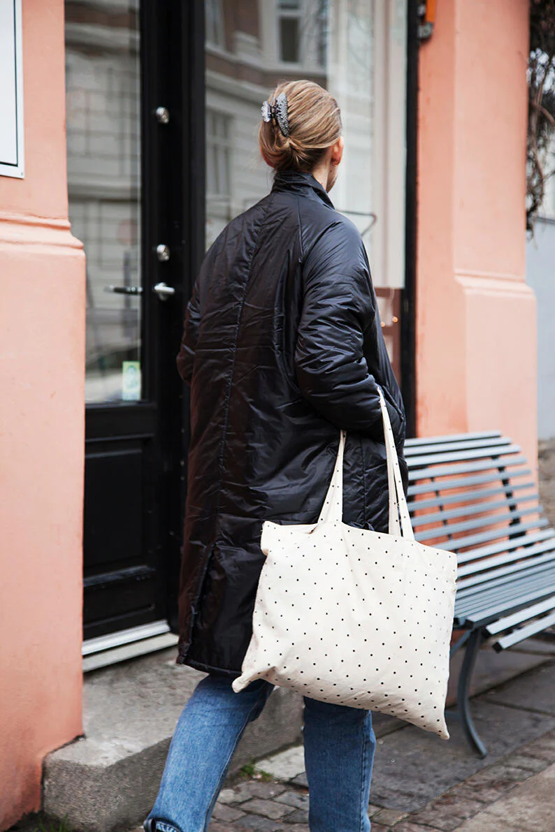 Medium Dot shopper - Ecru/Black Dots - Image 5