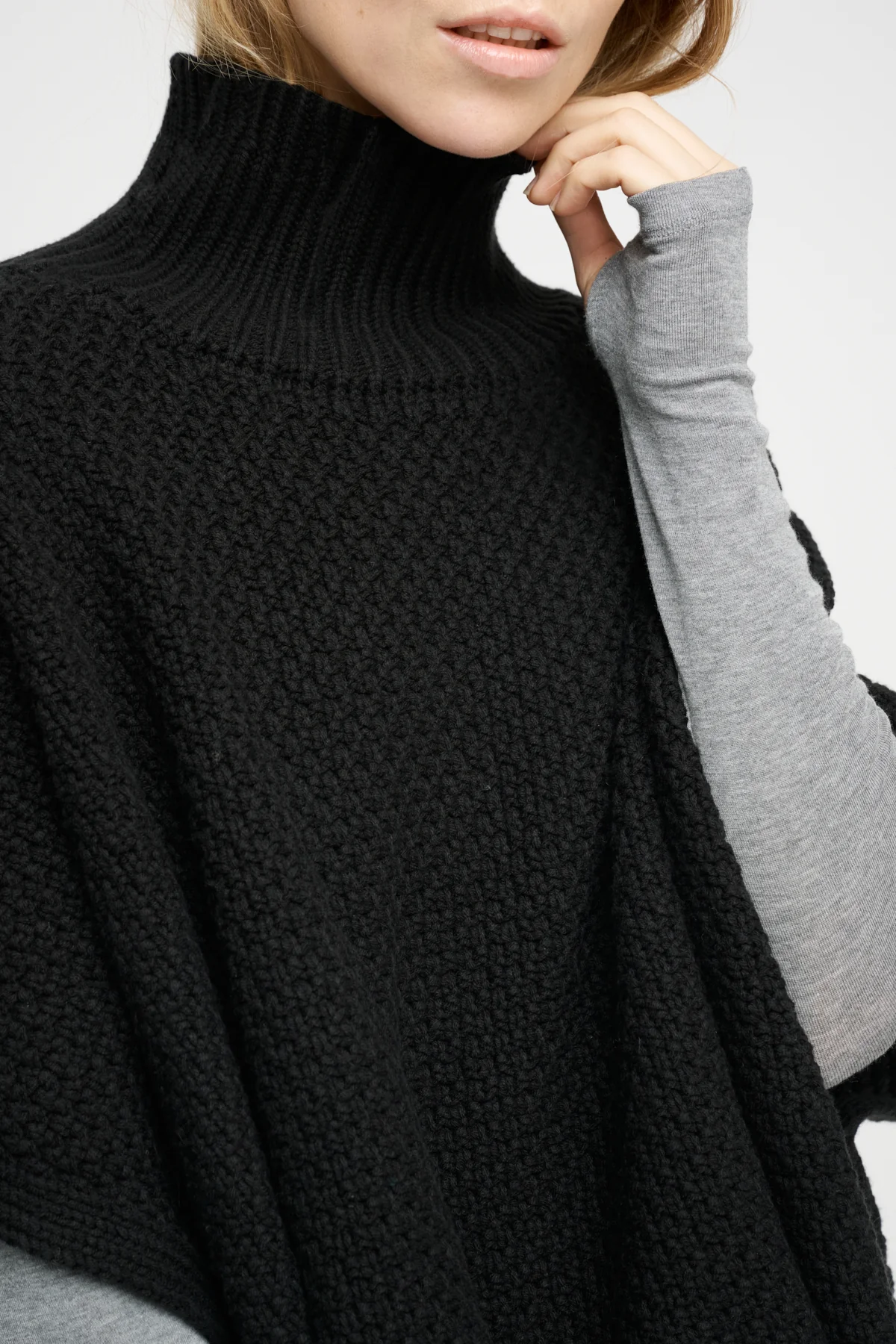 Tilia strikket poncho - sort - Image 3