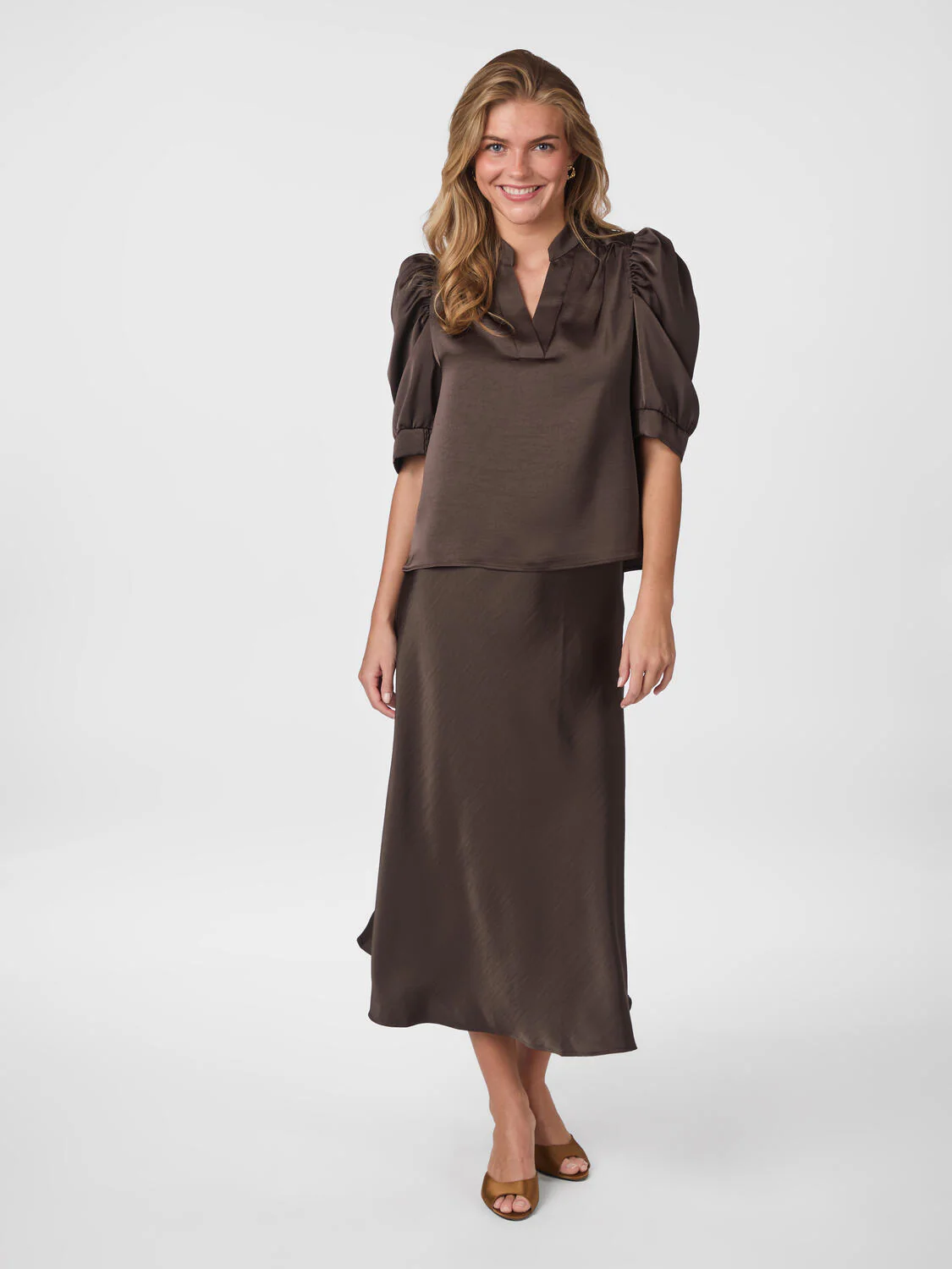 Roella Heavy Sateen bluse - Dark Brown - Image 5