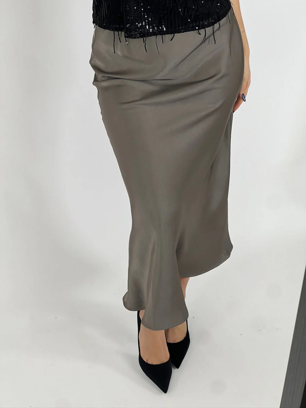 Vicky Heavy satinnederdel  - Warm Grey - Image 5
