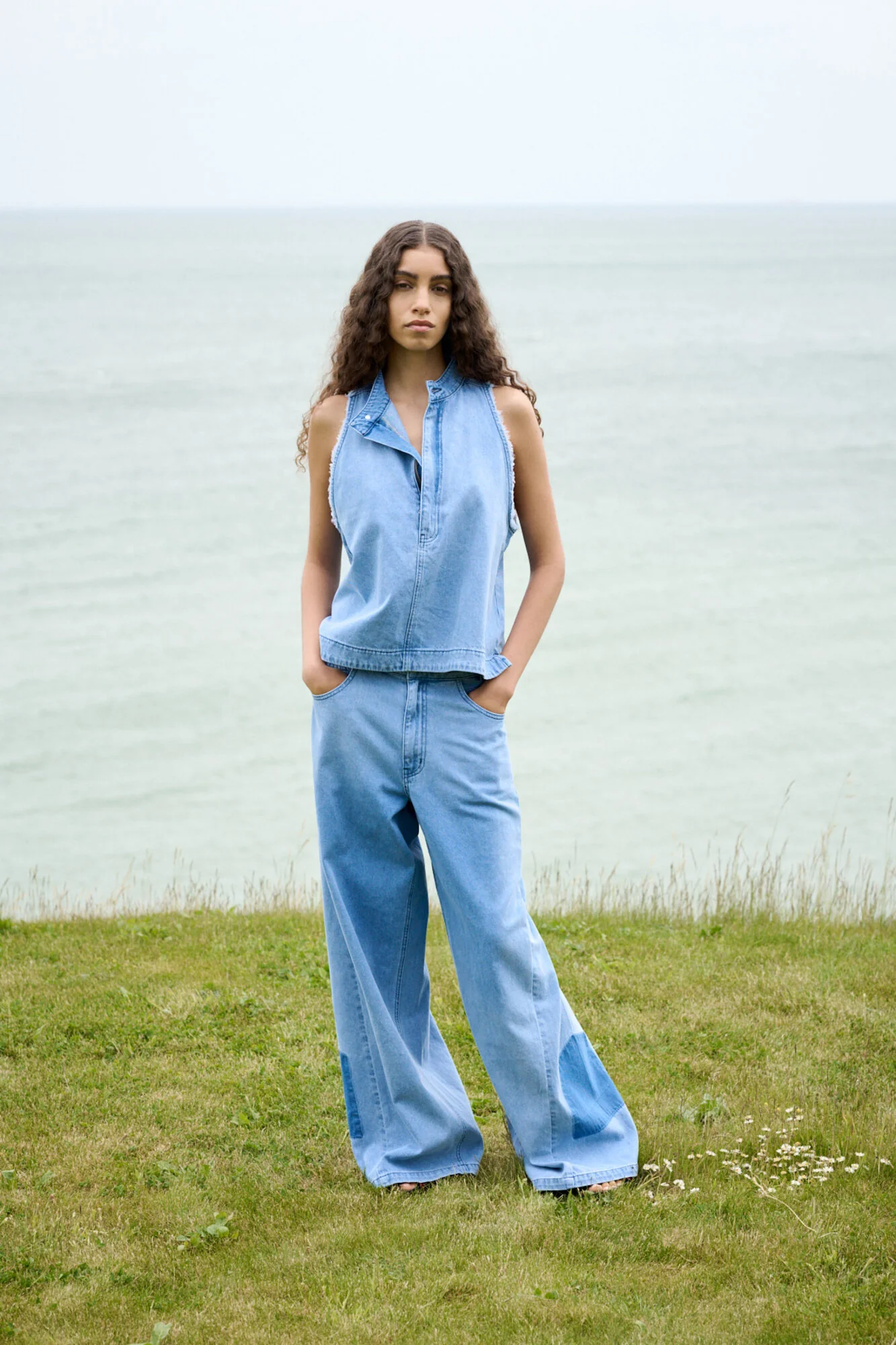 Lane Wide Leg jeans - Light Washed Denim - Image 6