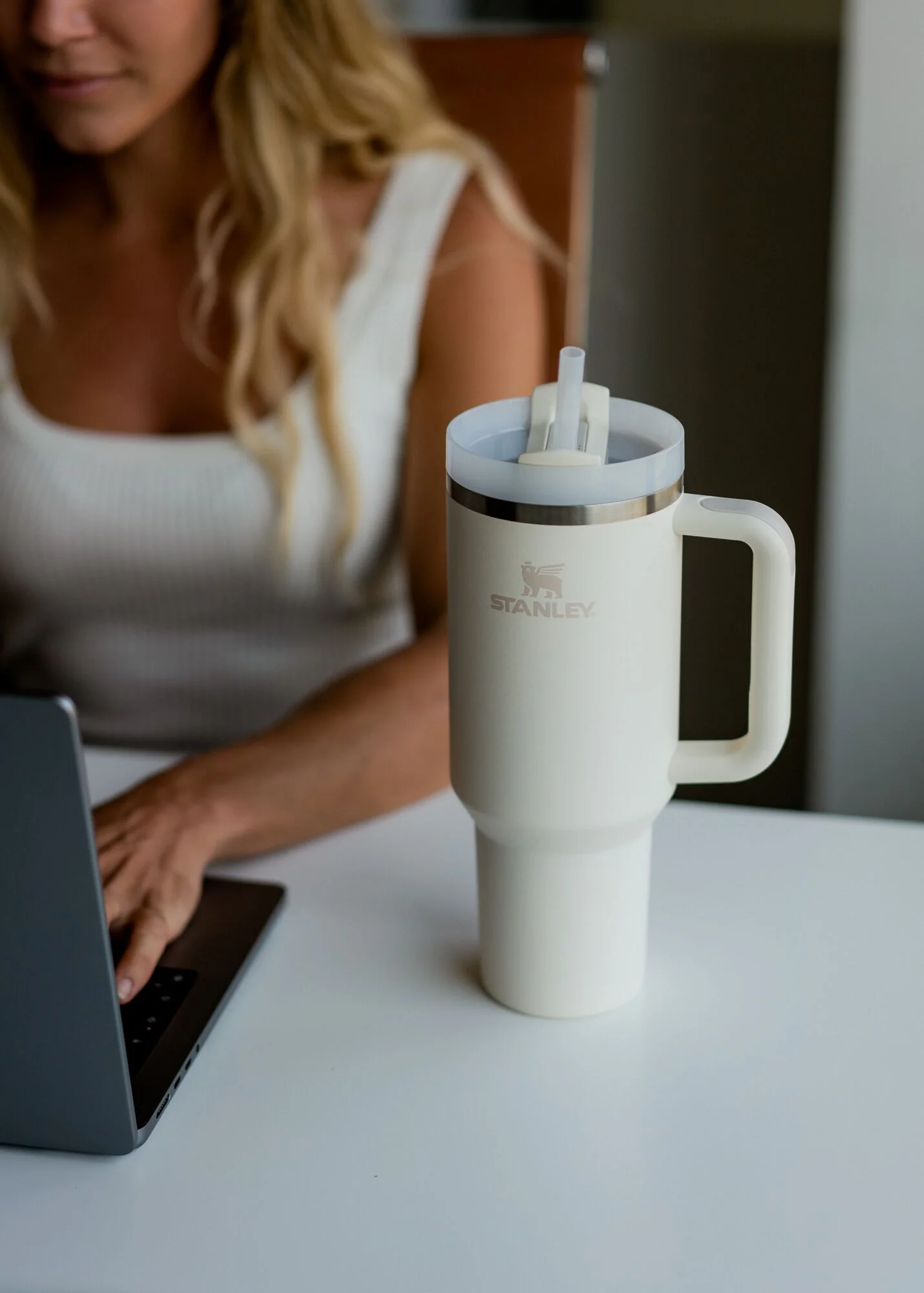 The Quencher H2.O FlowState™ termoflaske, Cream Tonal - 1,18 L. - Image 2