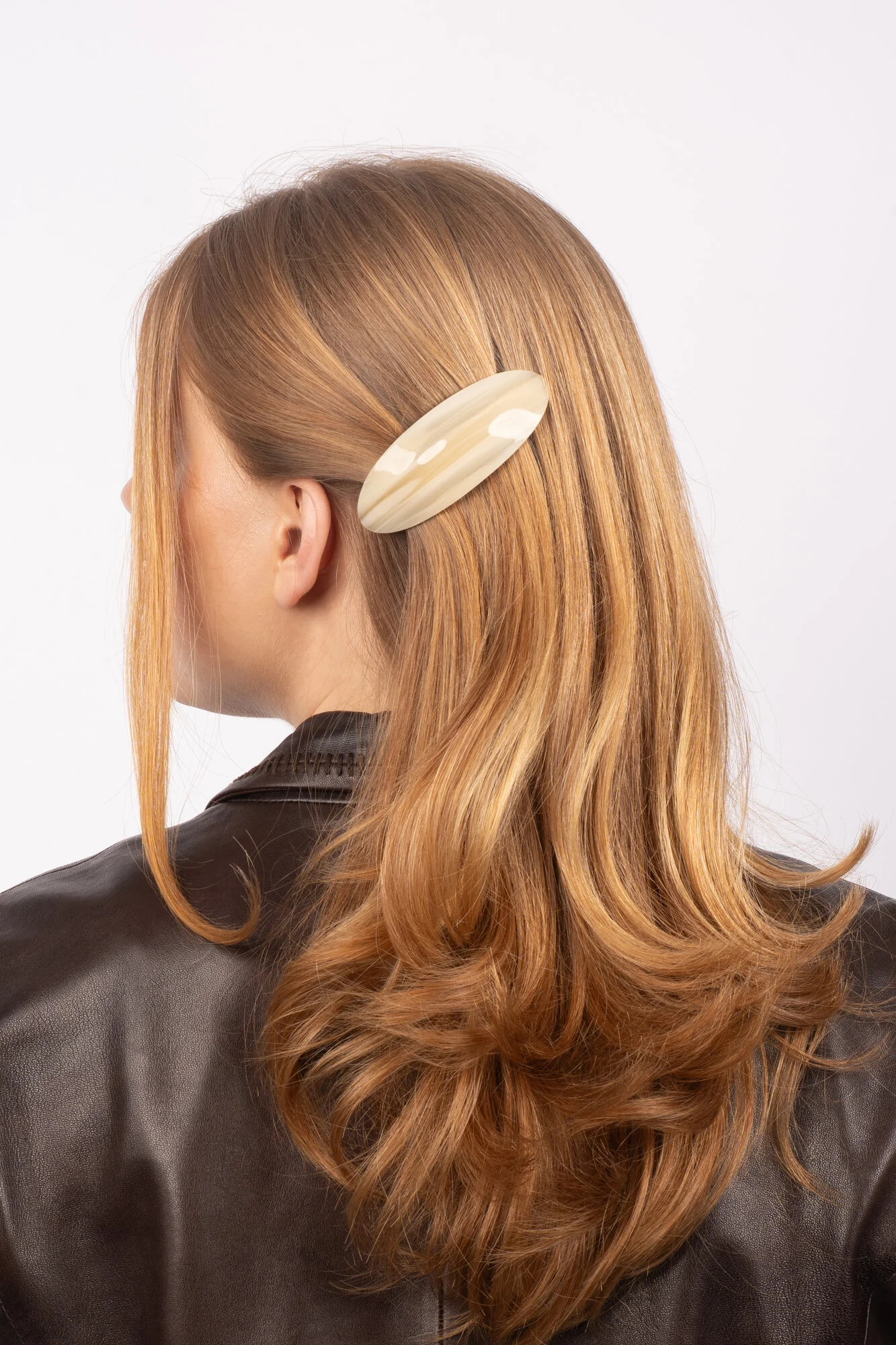 Oval bone clip - Ivory - Image 2