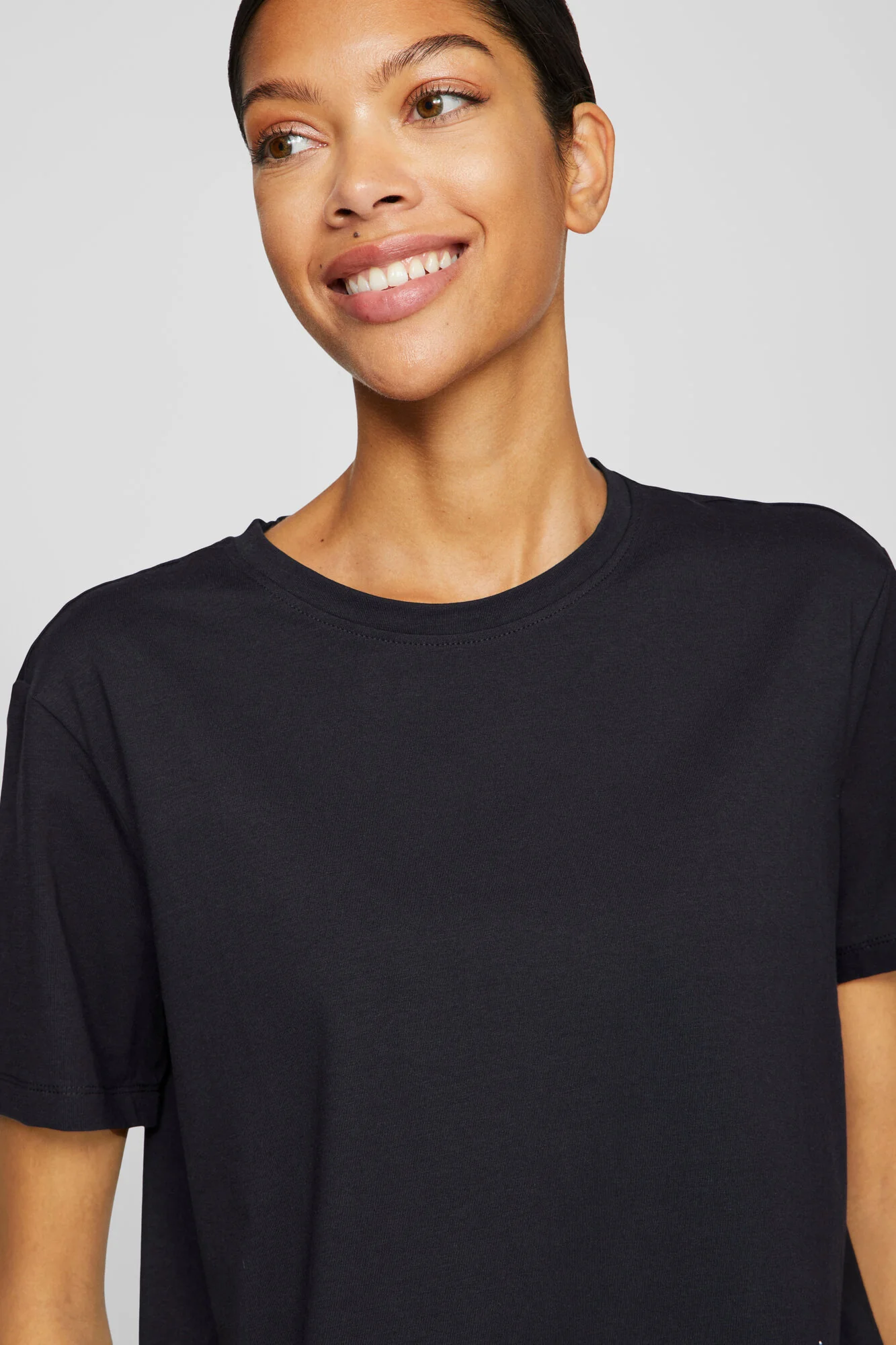 Vinora kortærmet t-shirt - Black Beauty - Image 6